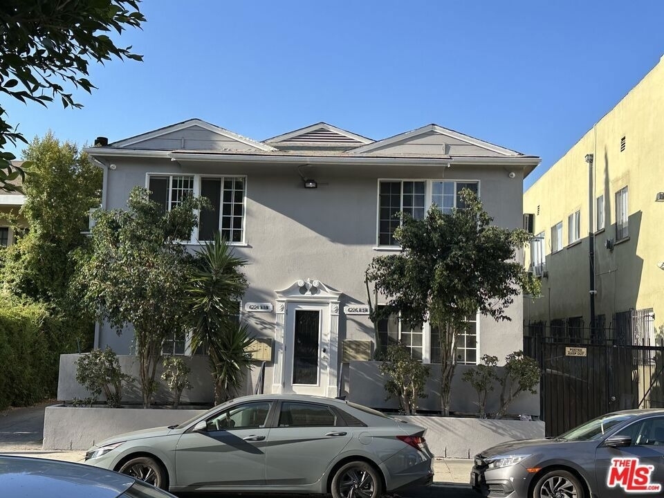 6224 1/8 De Longpre Avenue - Photo 6