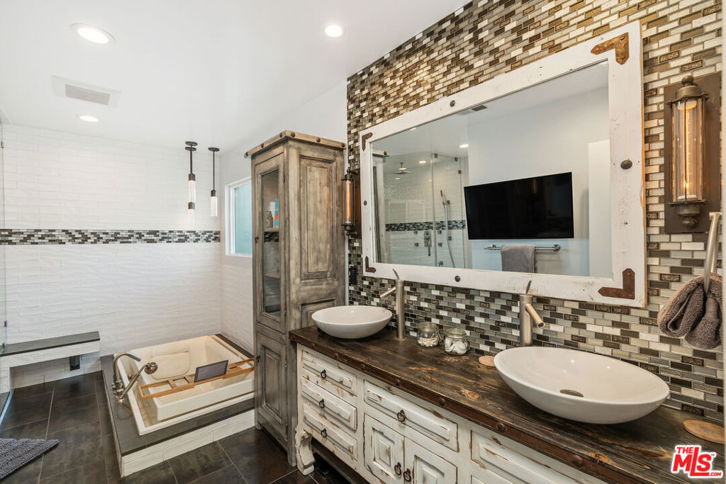 4040 Rosabell Street - Photo 5