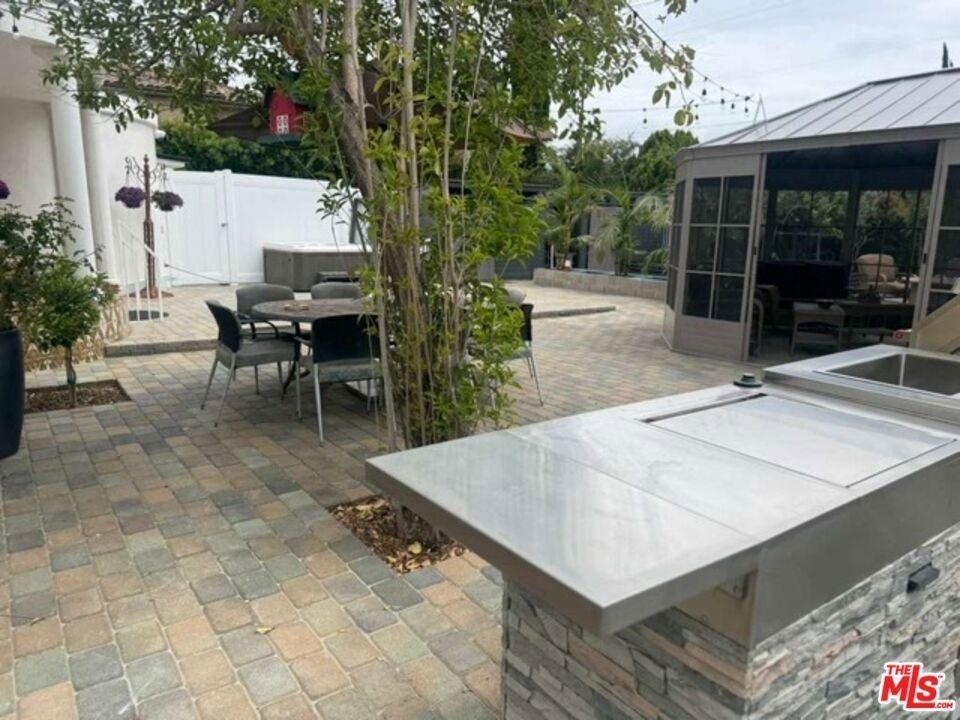 13551 Hart Street - Photo 8