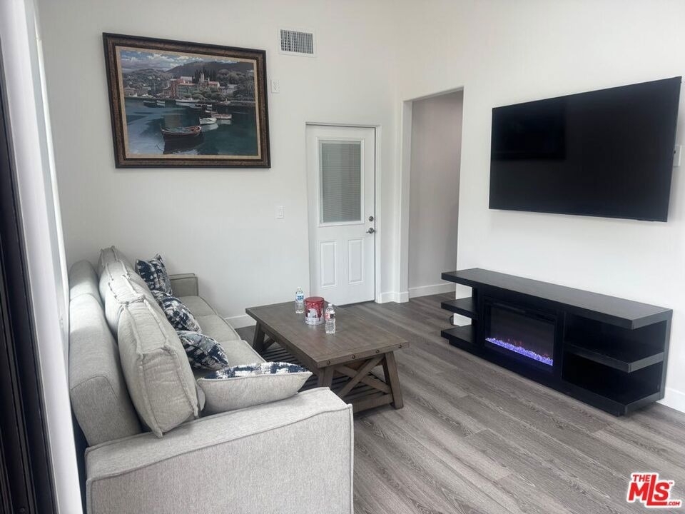 13551 Hart Street - Photo 12