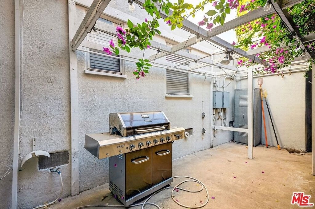 9928 Robbins Drive - Photo 45