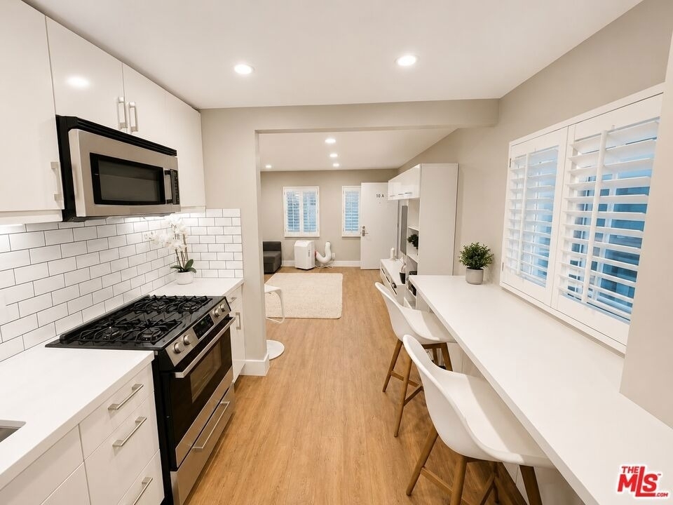 10 27th Avenue - Photo 2