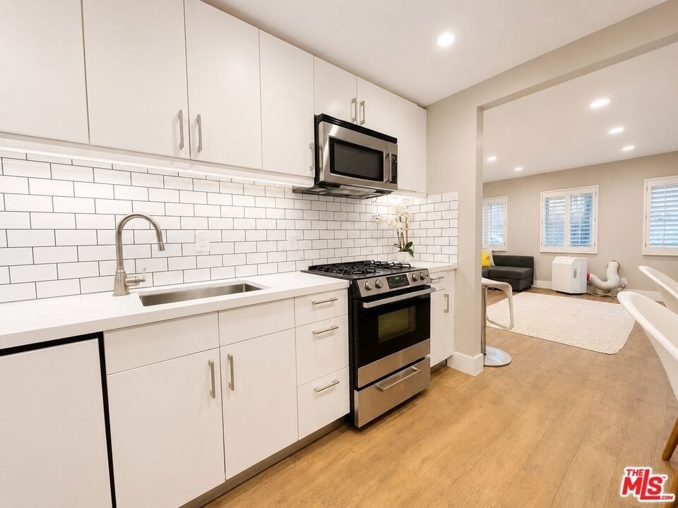 10 27th Avenue - Photo 4