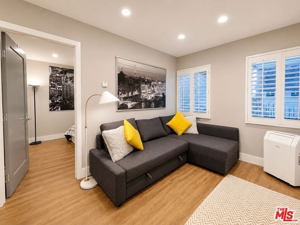 10 27th Avenue - Photo 8