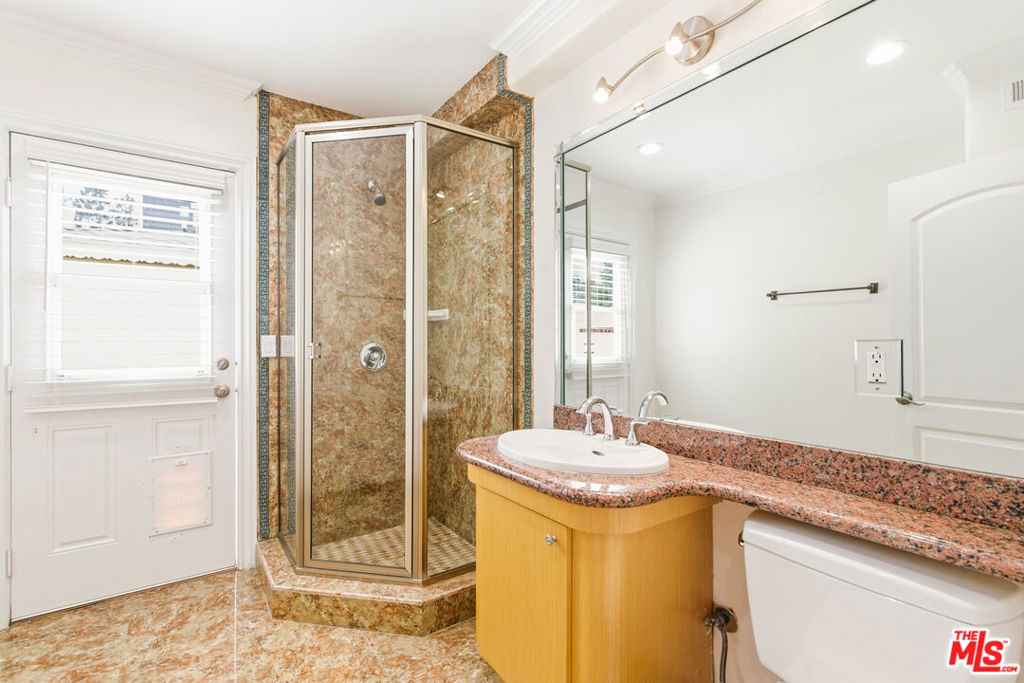 23114 Mariano Street - Photo 24