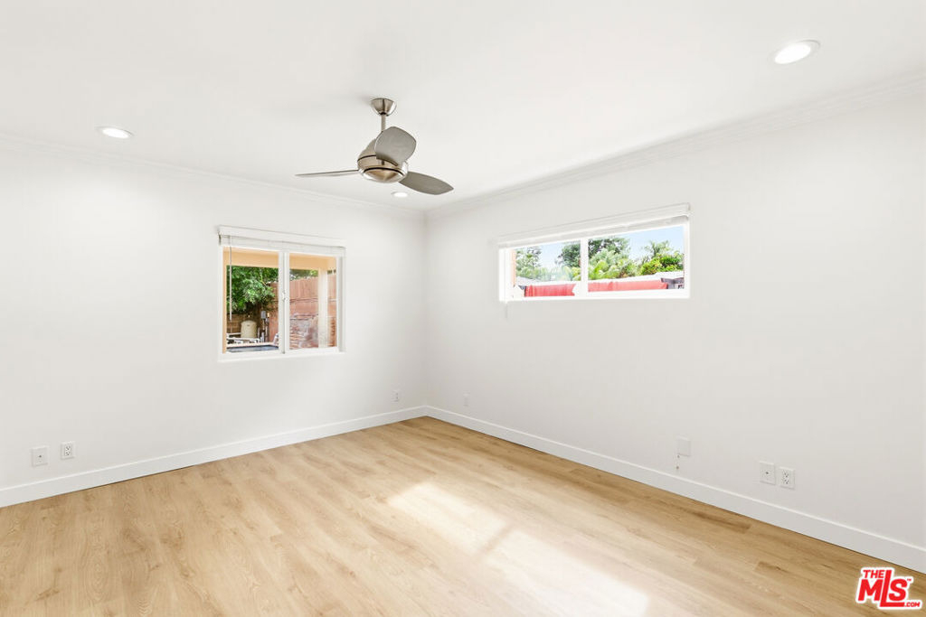 23114 Mariano Street - Photo 25