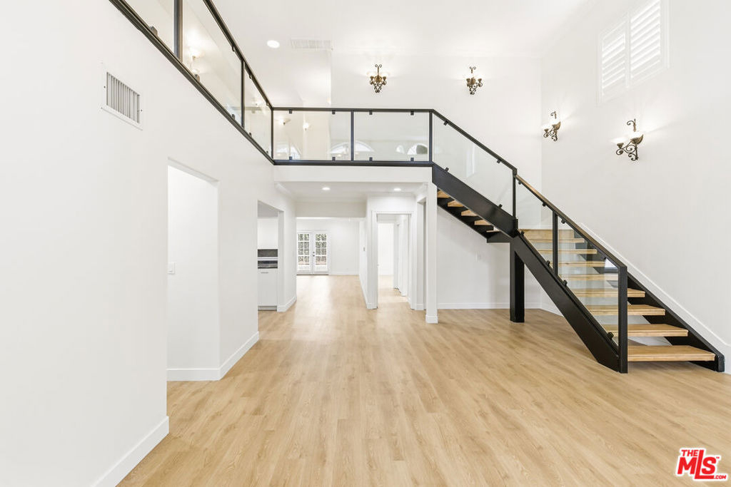 23114 Mariano Street - Photo 7