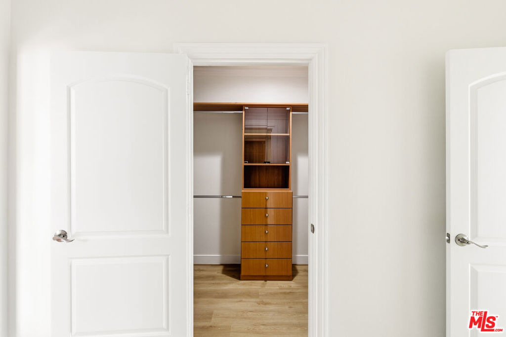 23114 Mariano Street - Photo 34