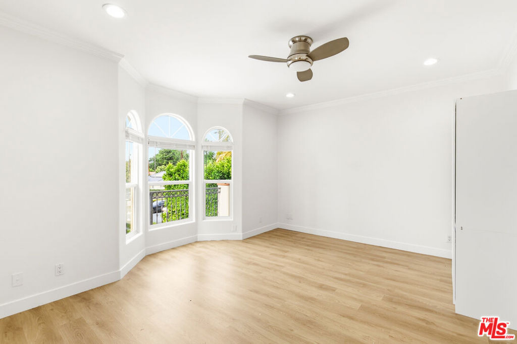 23114 Mariano Street - Photo 31