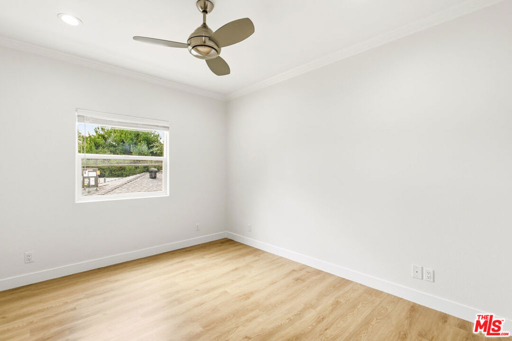 23114 Mariano Street - Photo 43