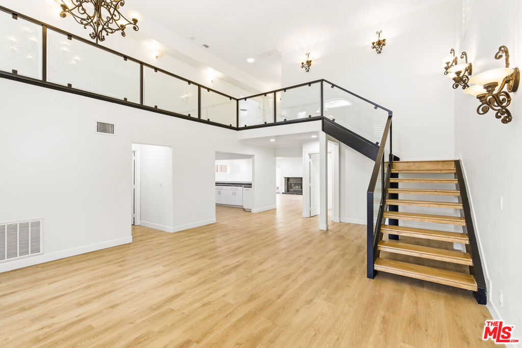 23114 Mariano Street - Photo 8