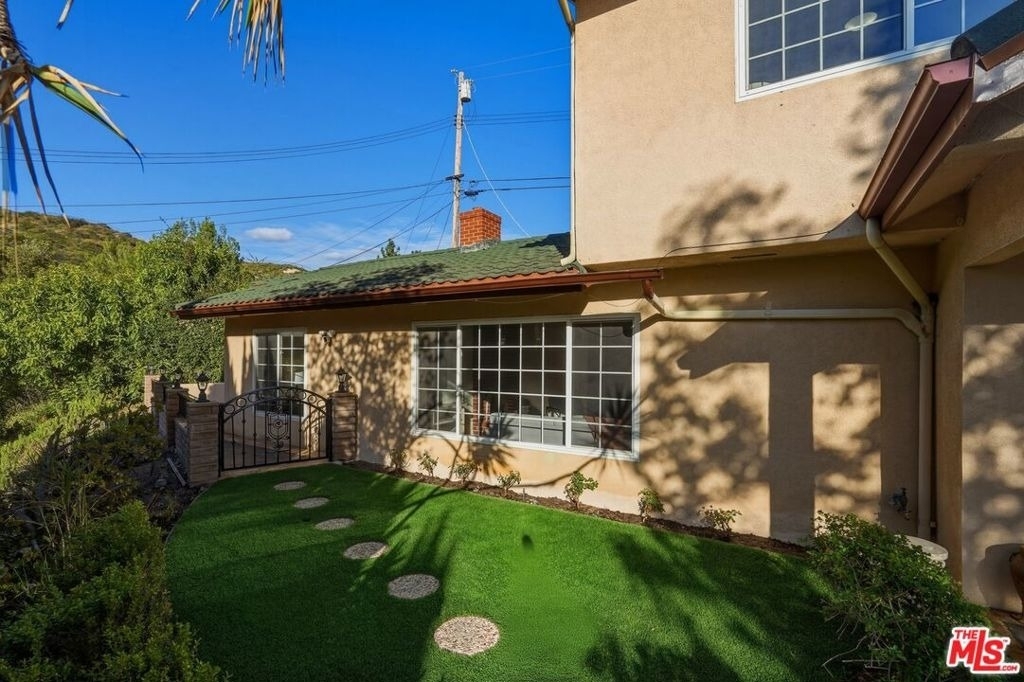 5356 Waldo Place - Photo 6