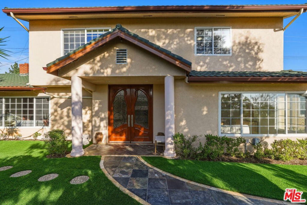 5356 Waldo Place - Photo 1