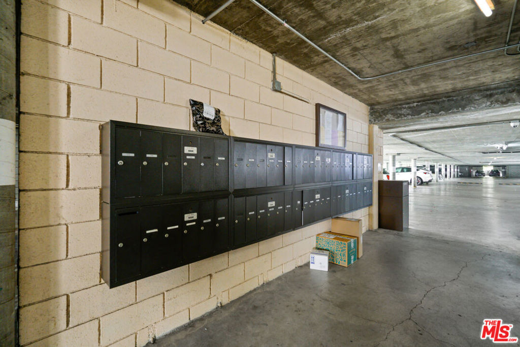 23901 Civic Center Way - Photo 37