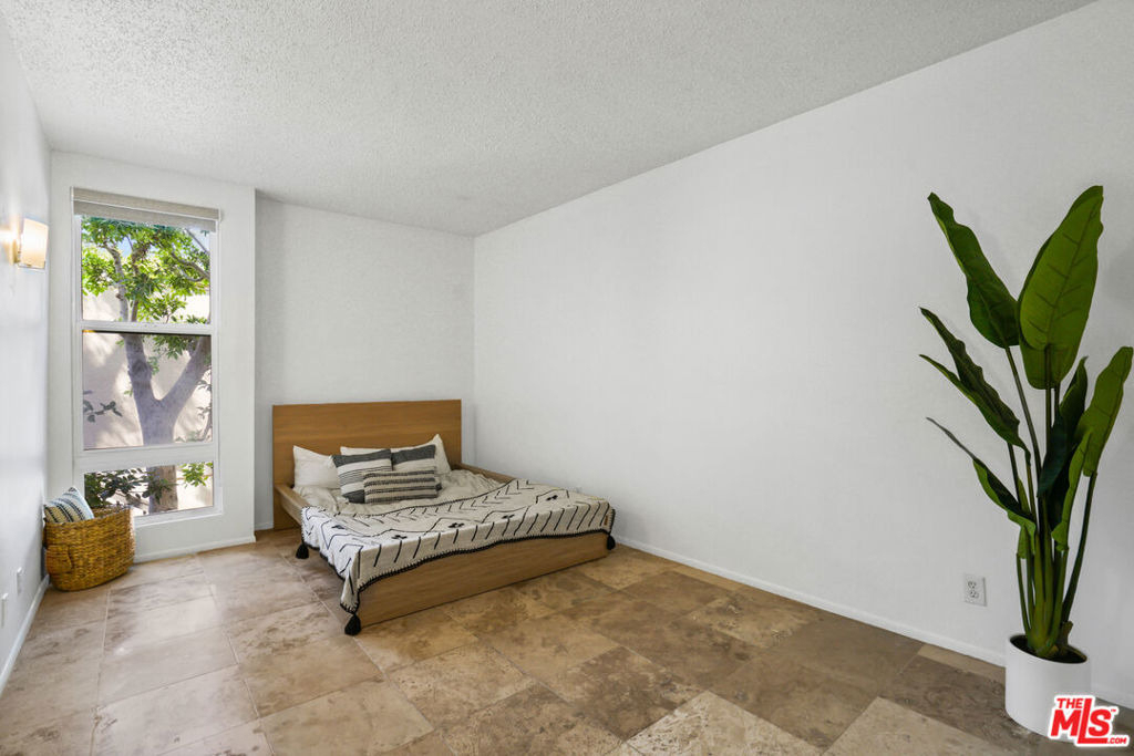 23901 Civic Center Way - Photo 6