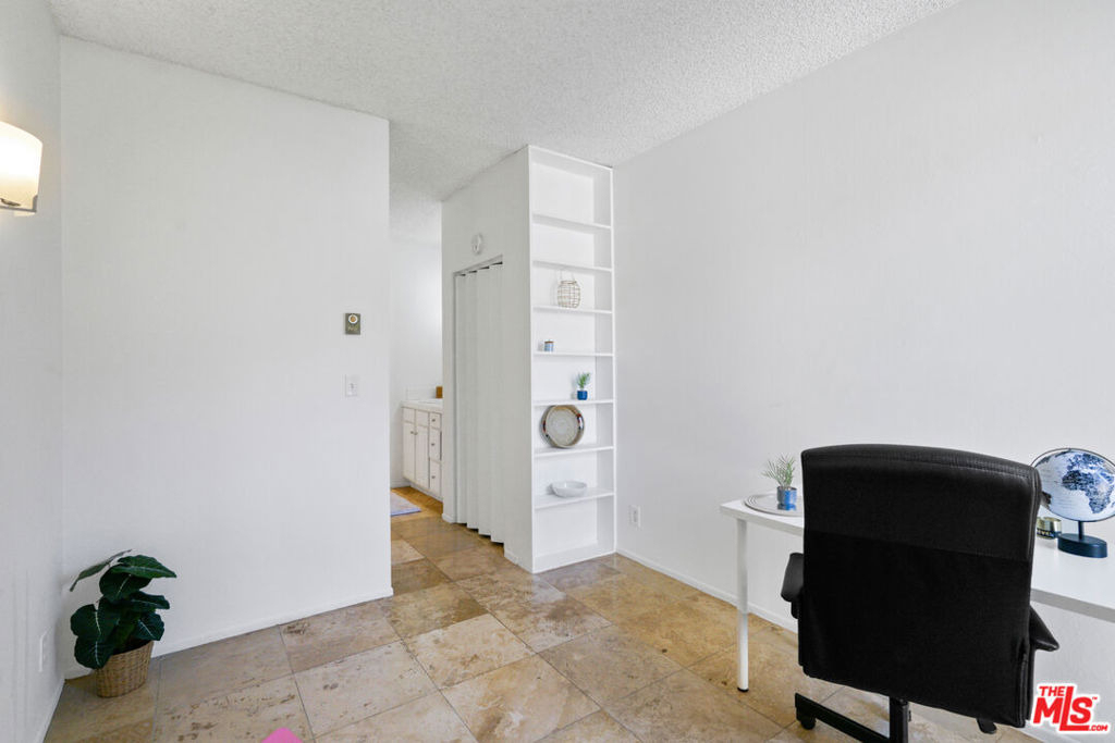 23901 Civic Center Way - Photo 27