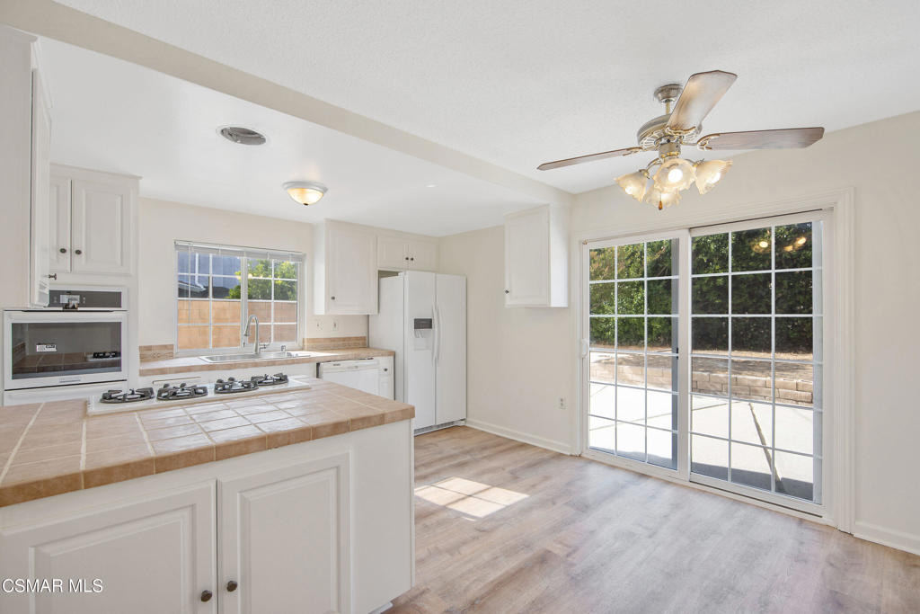 2087 Rhoda Street - Photo 6