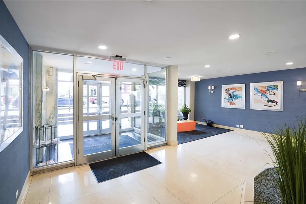 150 Hawthorne Street - Photo 8