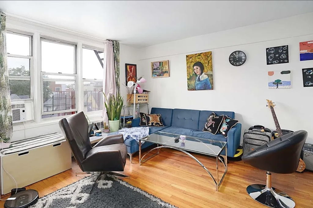150 Hawthorne Street - Photo 2
