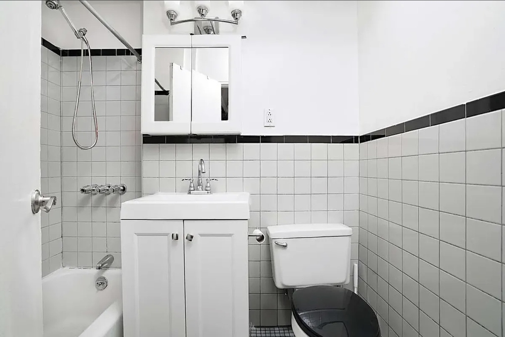 150 Hawthorne Street - Photo 7