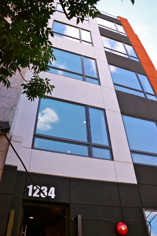 Bedford Avenue - Photo 5
