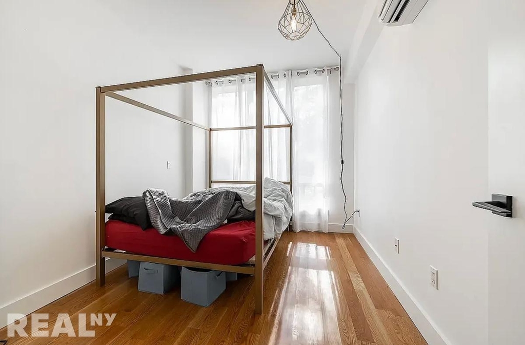 East 32nd Street - Photo 7