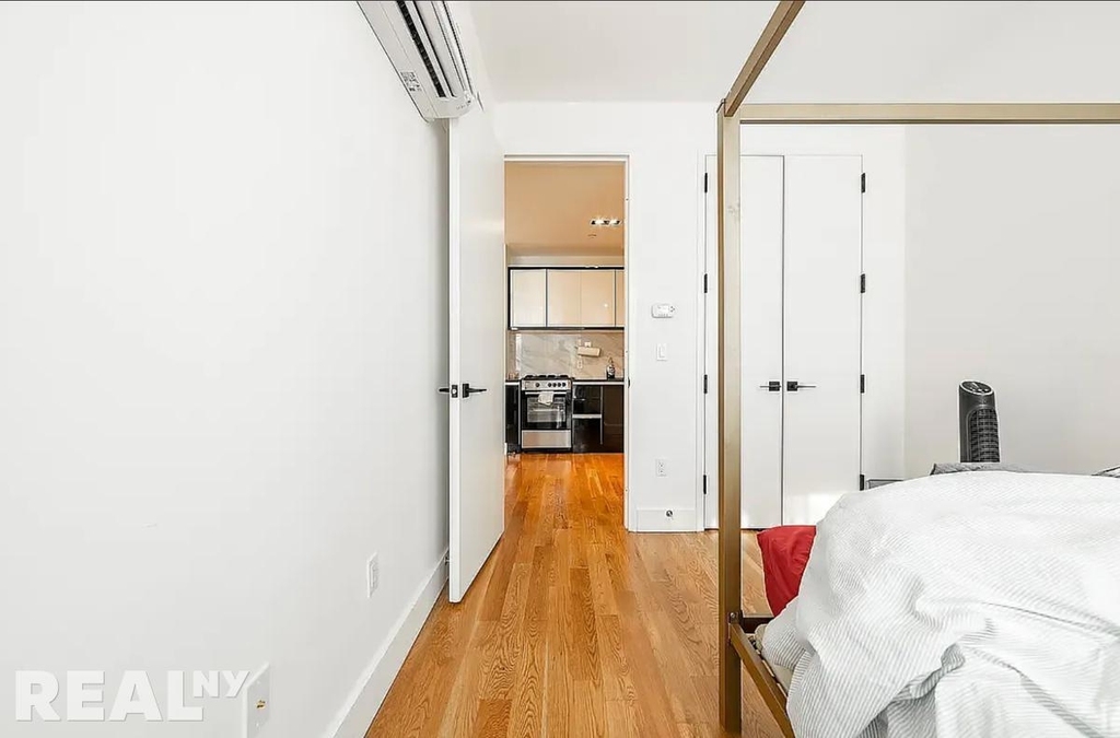 East 32nd Street - Photo 5