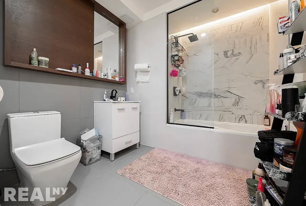 East 32nd Street - Photo 11