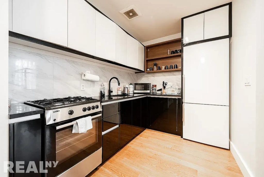 East 32nd Street - Photo 2
