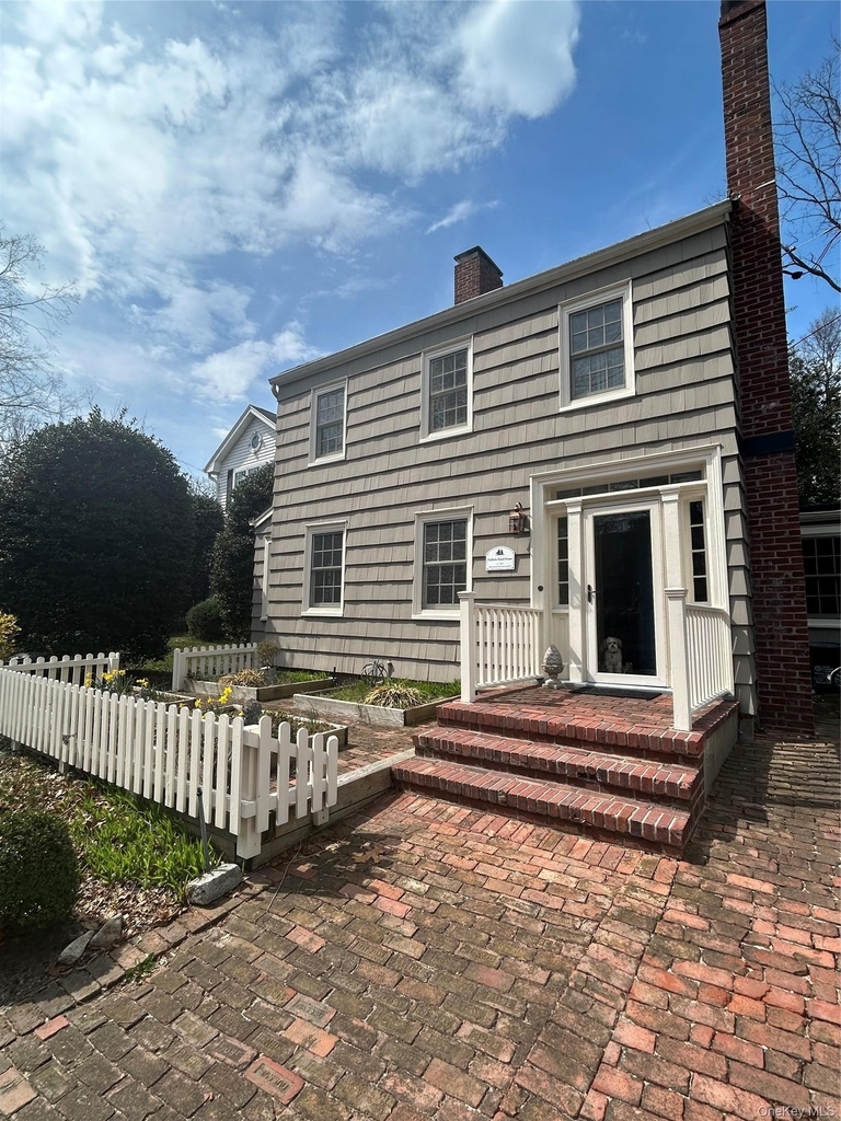 225 Christian Avenue - Photo 0