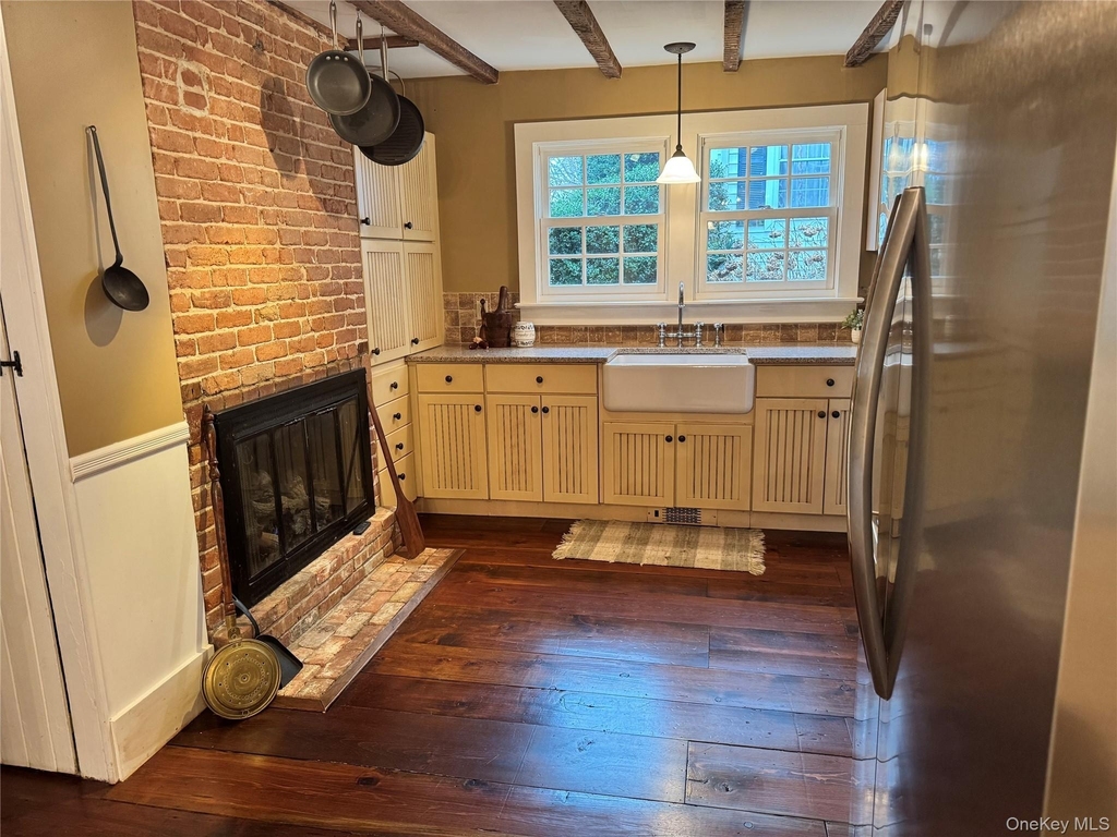 225 Christian Avenue - Photo 21