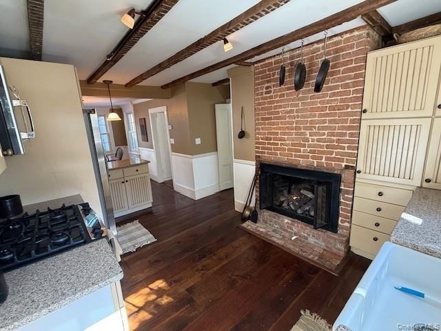225 Christian Avenue - Photo 10