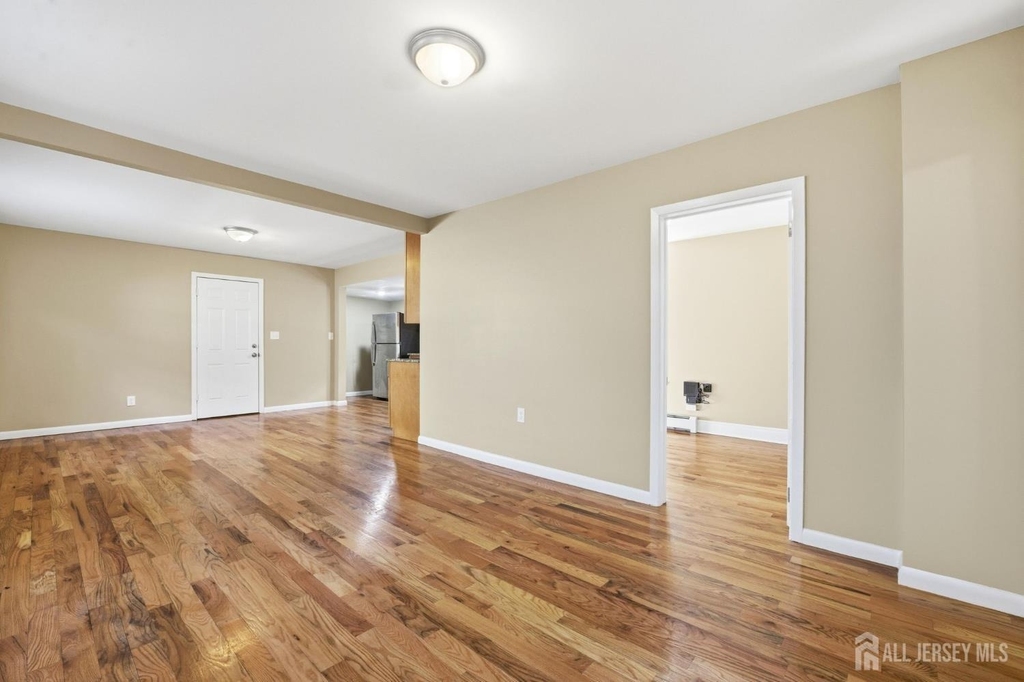 164 S Ridgewood Drive - Photo 1