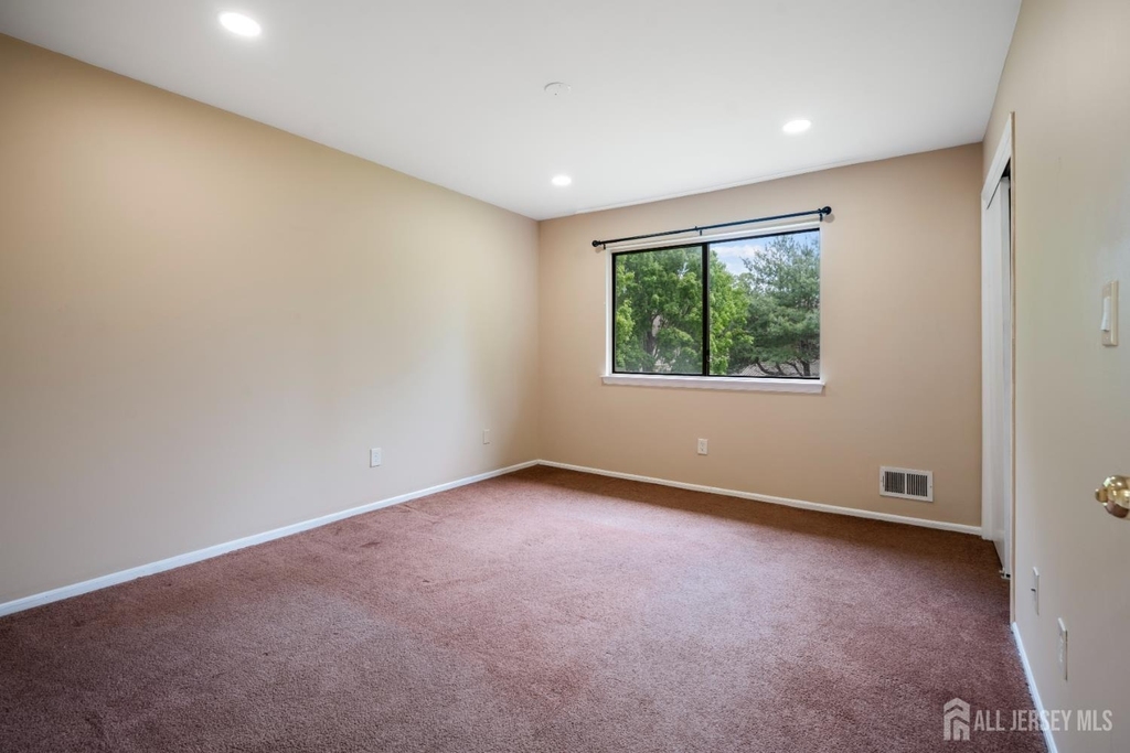 4410 Birchwood Court - Photo 12