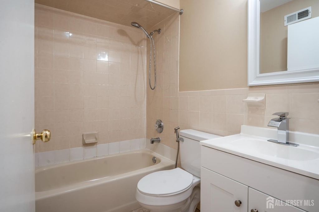 4410 Birchwood Court - Photo 10