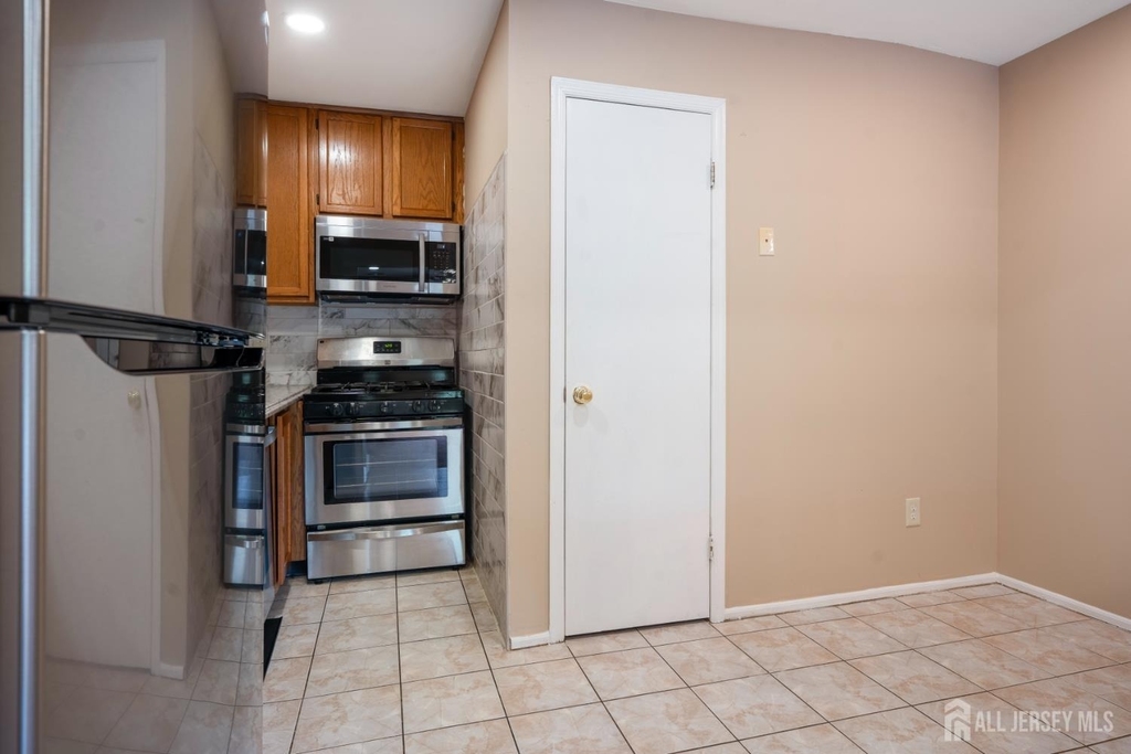 4410 Birchwood Court - Photo 5