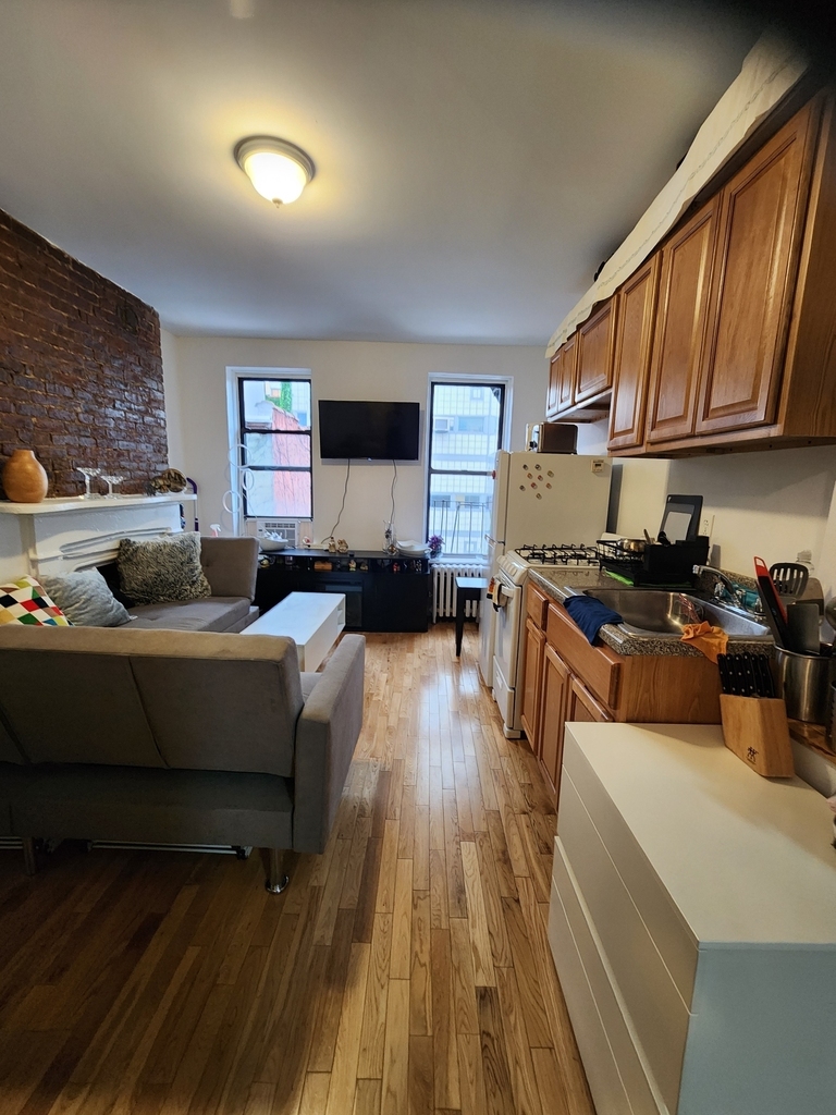 441 West 49th Street - Photo 0