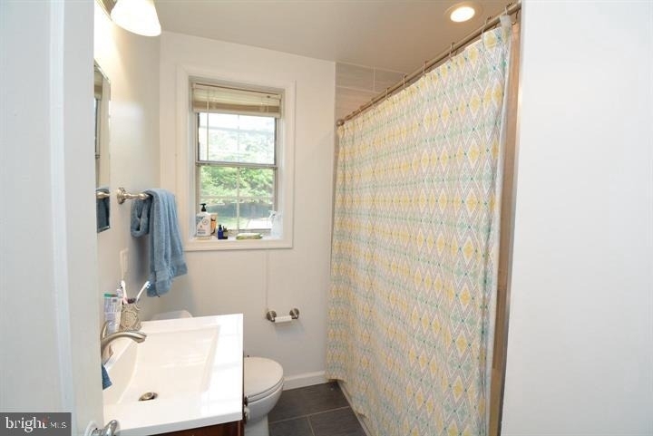 6628 E Wakefield Drive - Photo 0