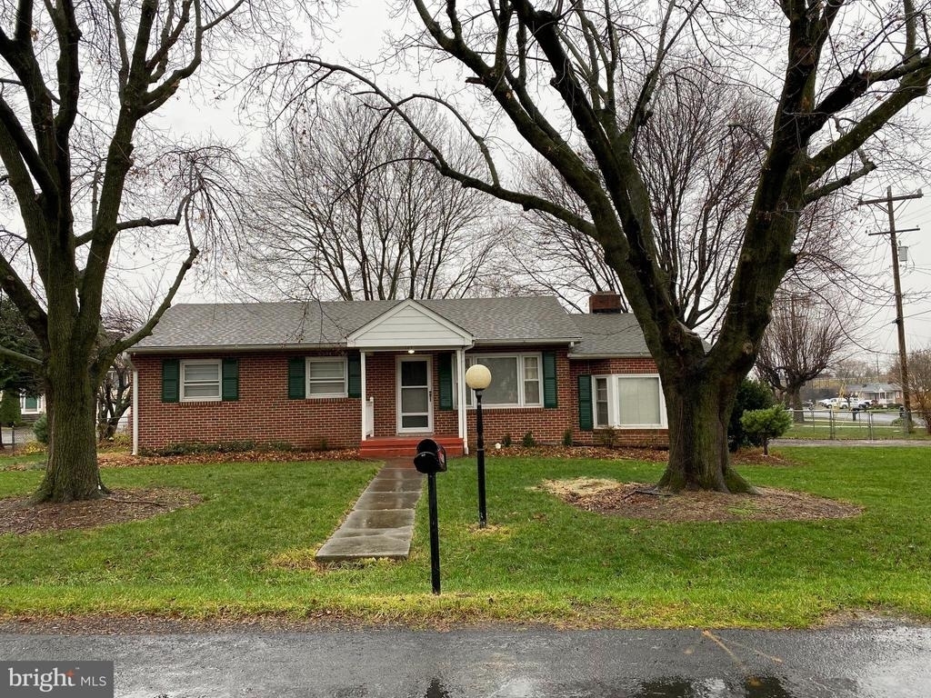 105 Fay Street - Photo 1