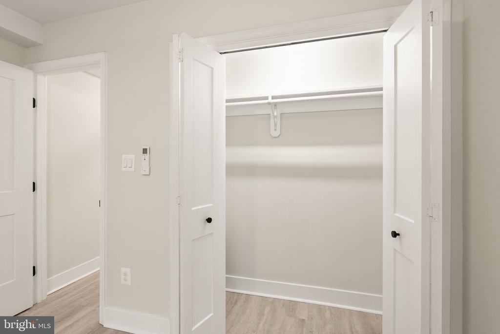 214 S Henry Street - Photo 18