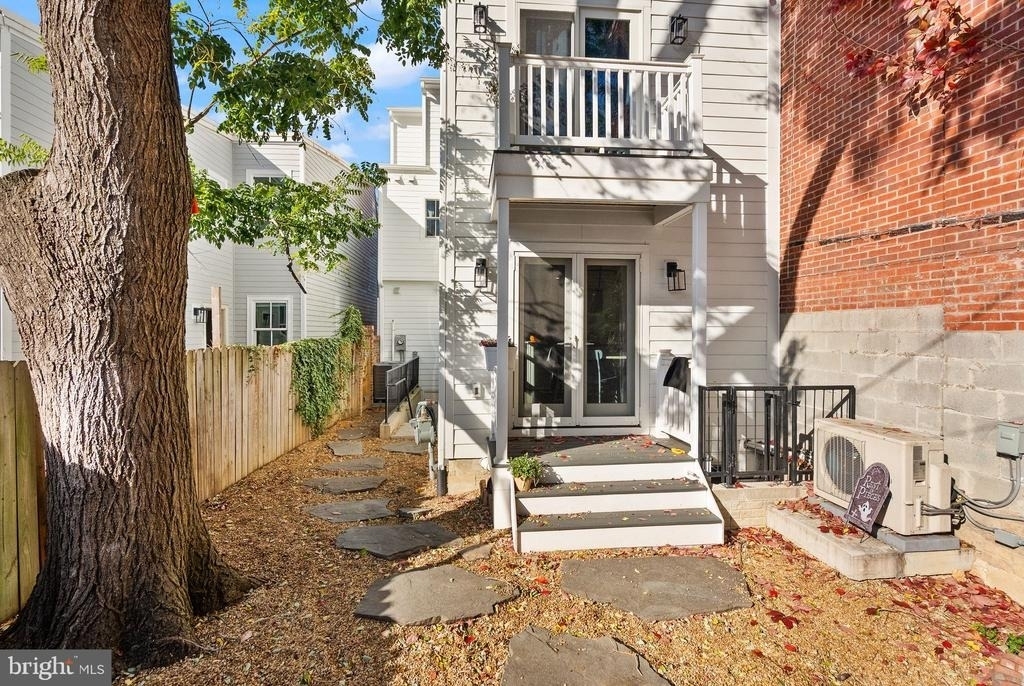 214 S Henry Street - Photo 22