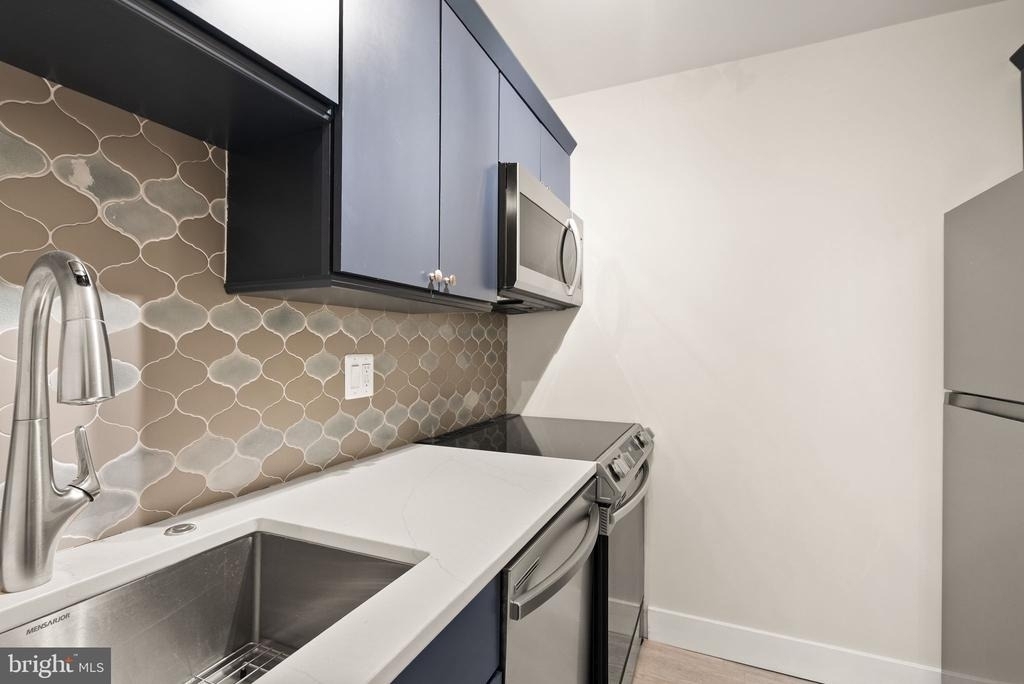 214 S Henry Street - Photo 7