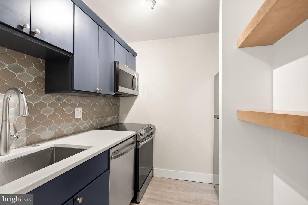 214 S Henry Street - Photo 6