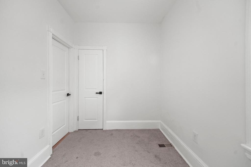 5527 Catharine Street - Photo 13