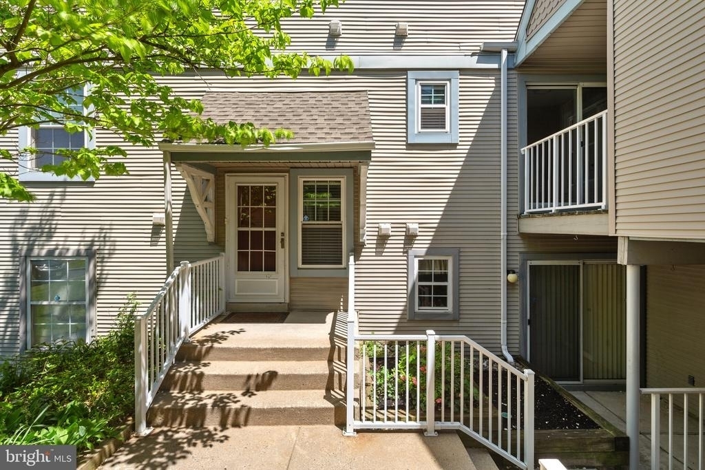 107 Sweetwater Drive - Photo 0