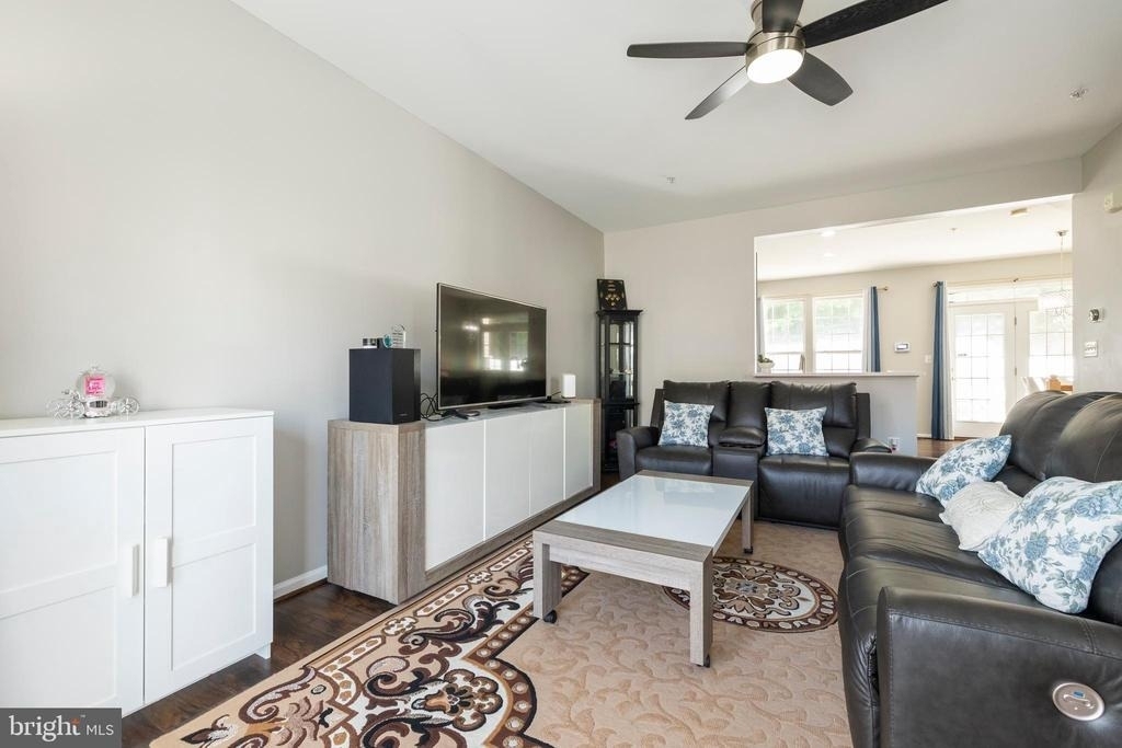 4004 Meadow Trail Lane - Photo 5