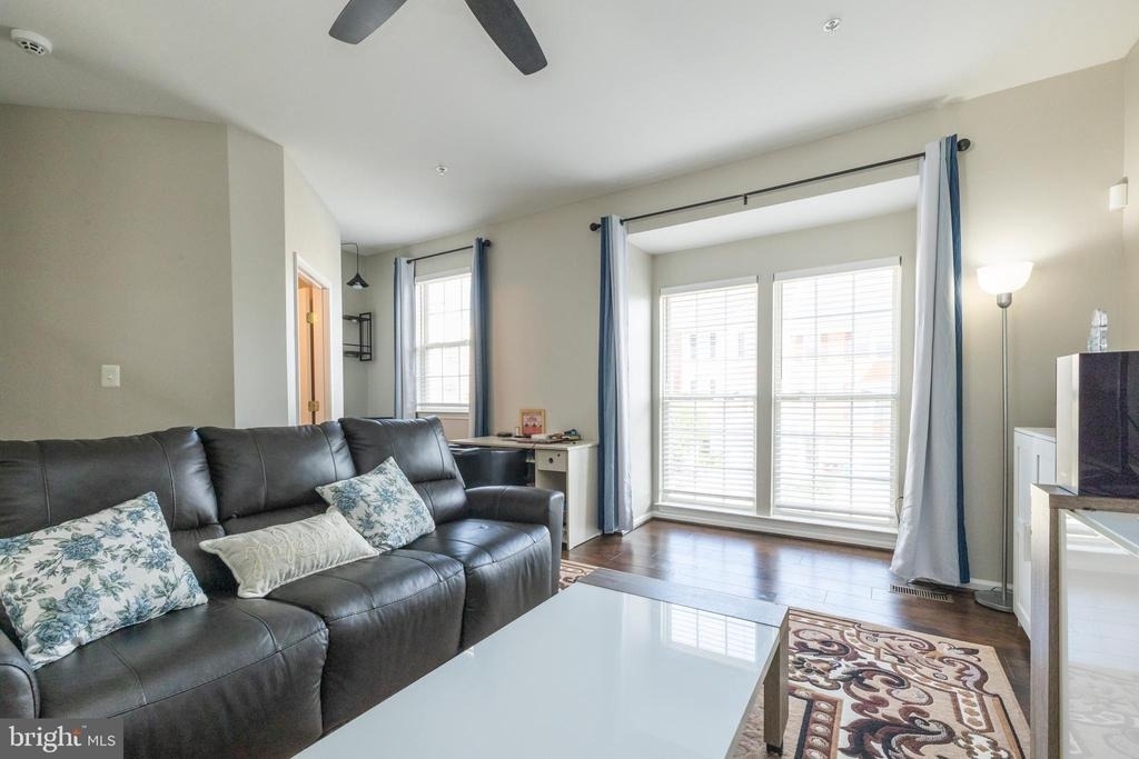 4004 Meadow Trail Lane - Photo 6