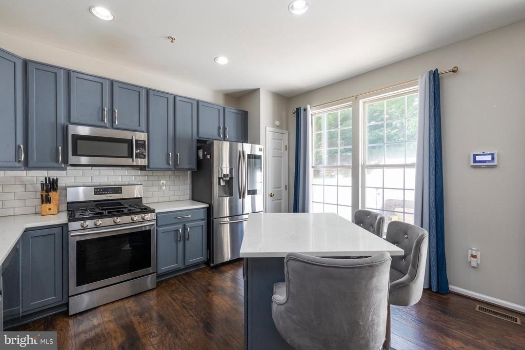 4004 Meadow Trail Lane - Photo 9