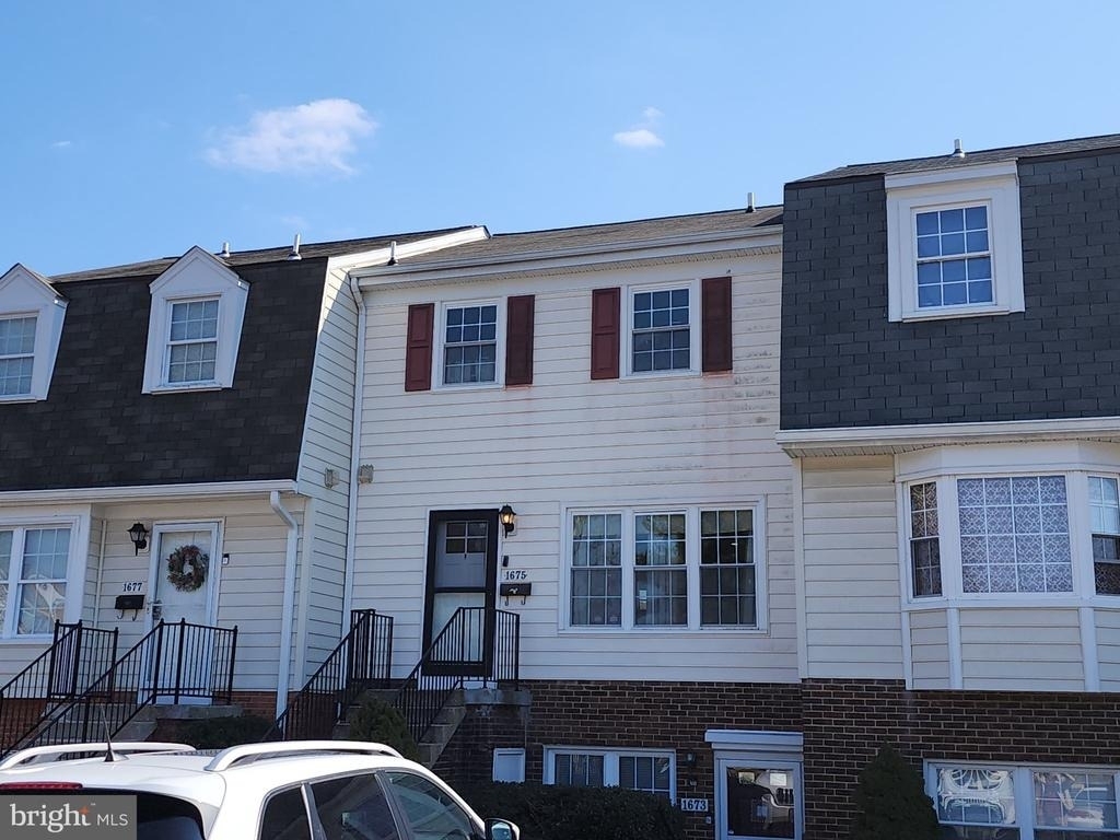 1675 Ridgely Court - Photo 2