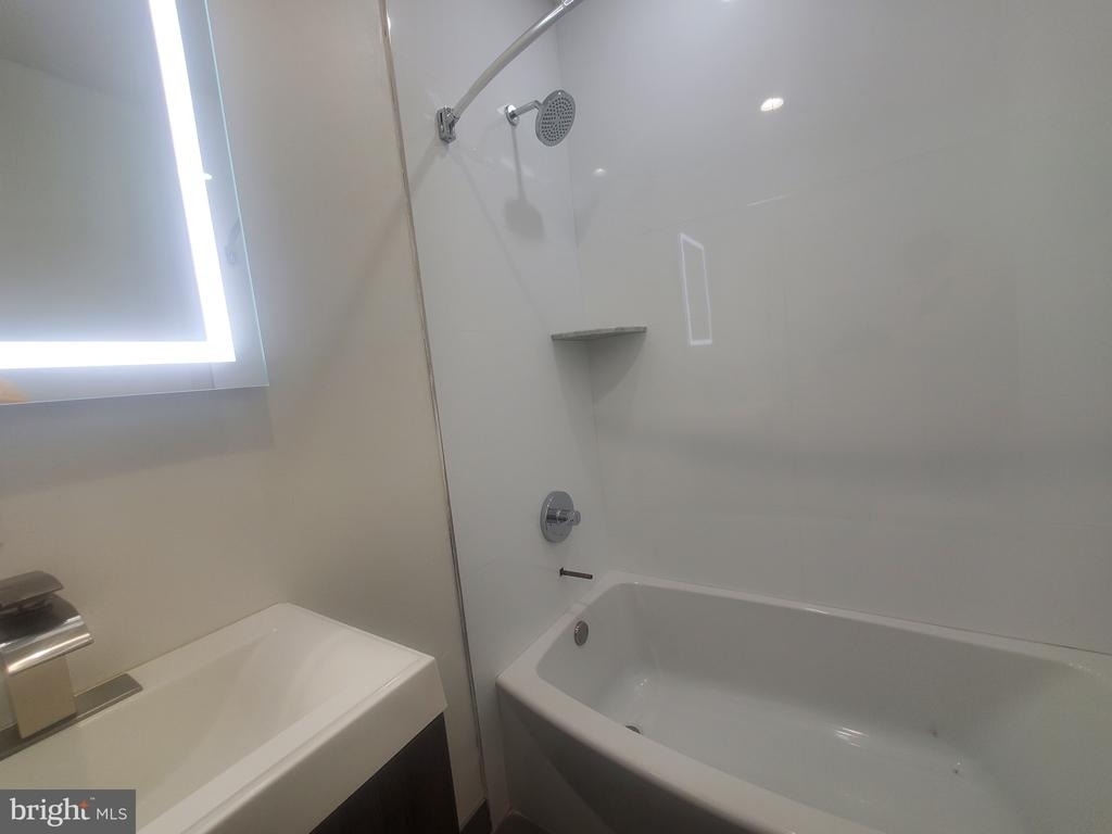 1122 Penn Street Ne - Photo 16